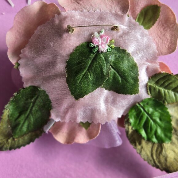 Pink Velvet Rose Brooch Vintage-style Romantic - Picture 5 of 8